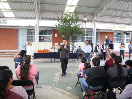 Festeja Luis Nava a mamás de Santa Rosa Jáuregui