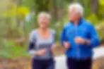 Idosos-fazendo-exerciCC81cios-1024x683-1.webp