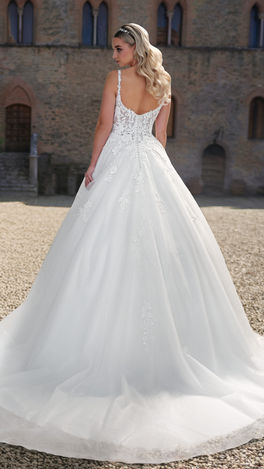 Romantisches Brautkleid mit zarten Farben von Très Chic bei Capric’s Osnabrück