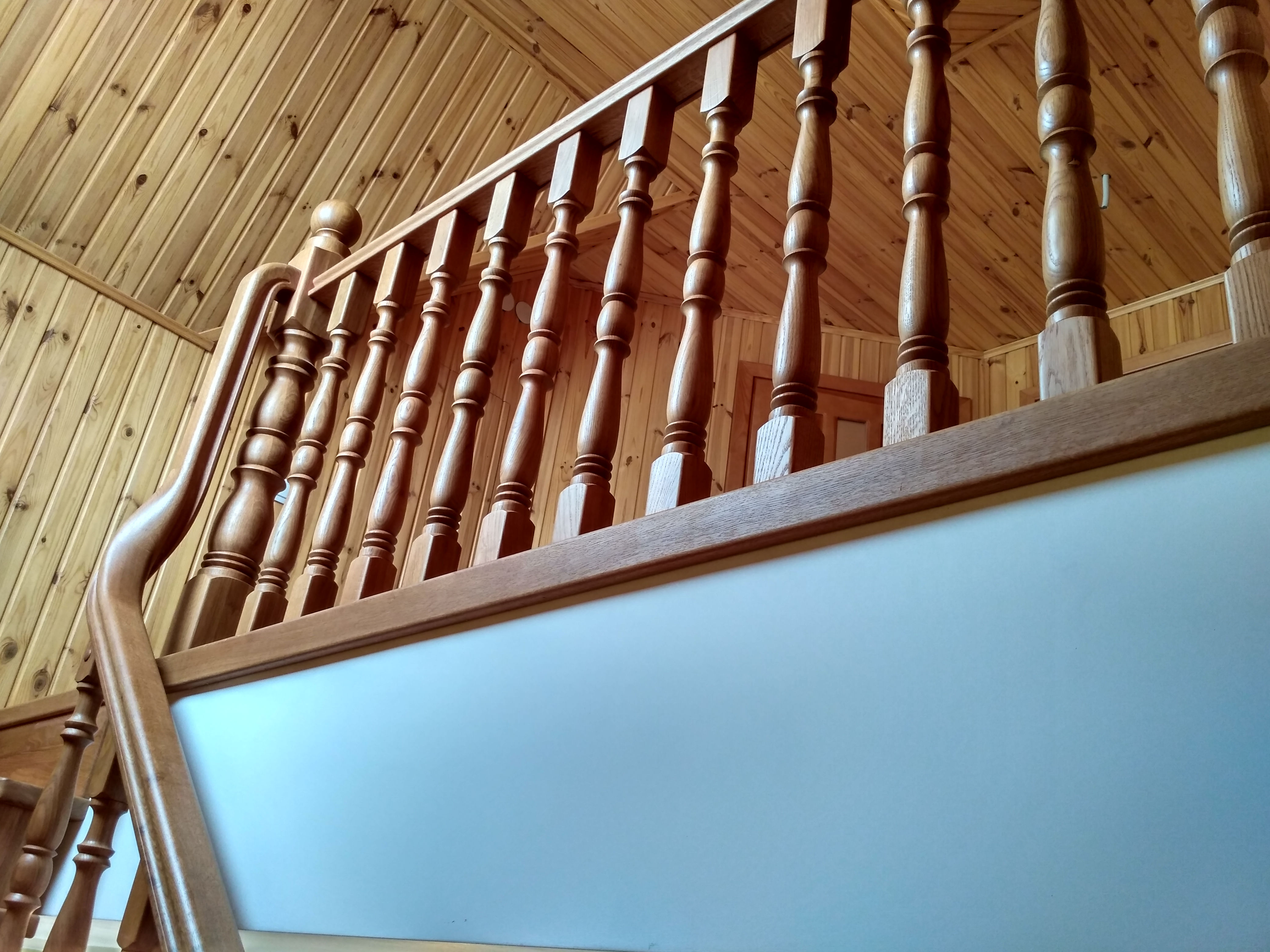 Дубові сходи