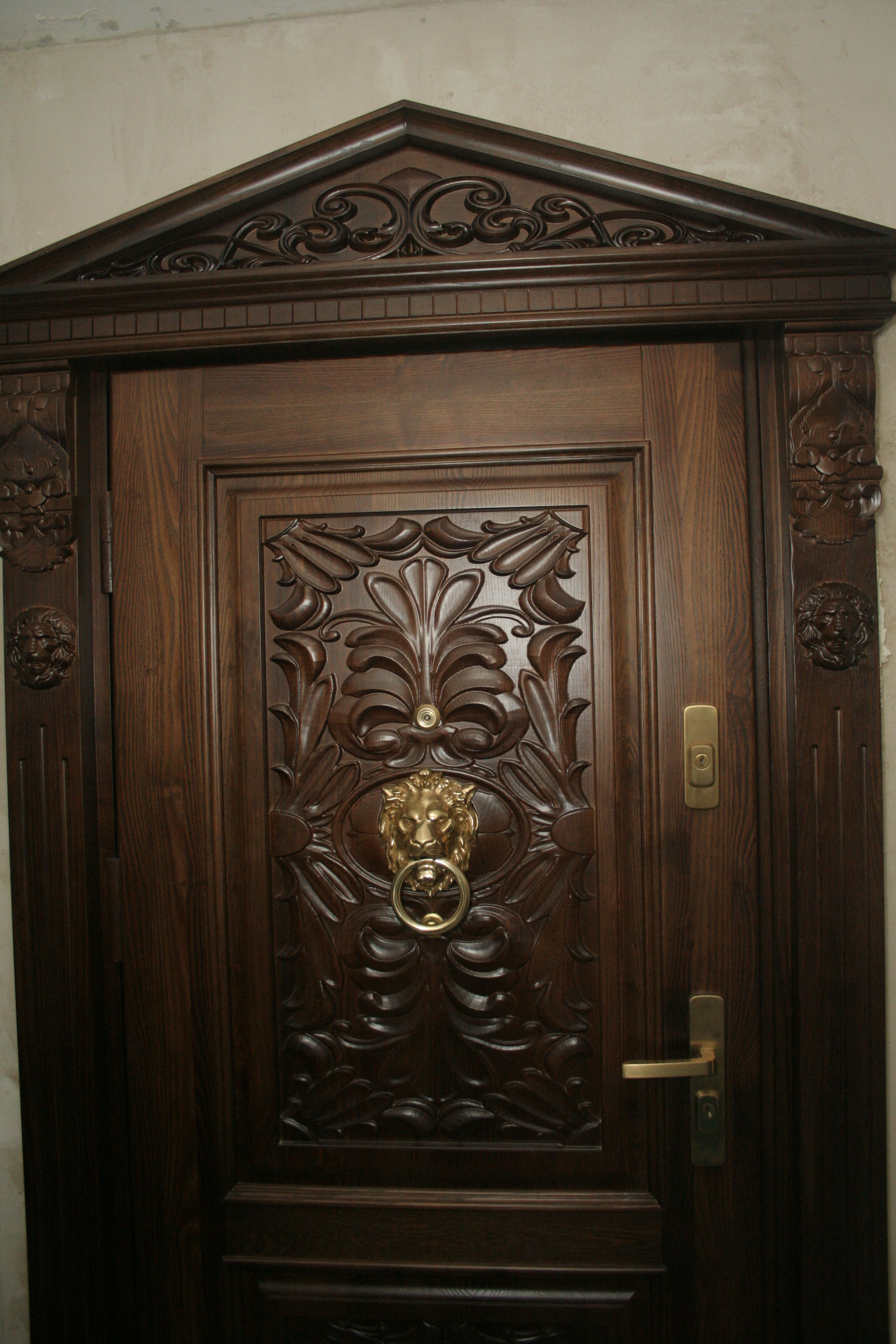 Двері із масиву ясена