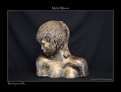 Buste jeune fille noir.jpg