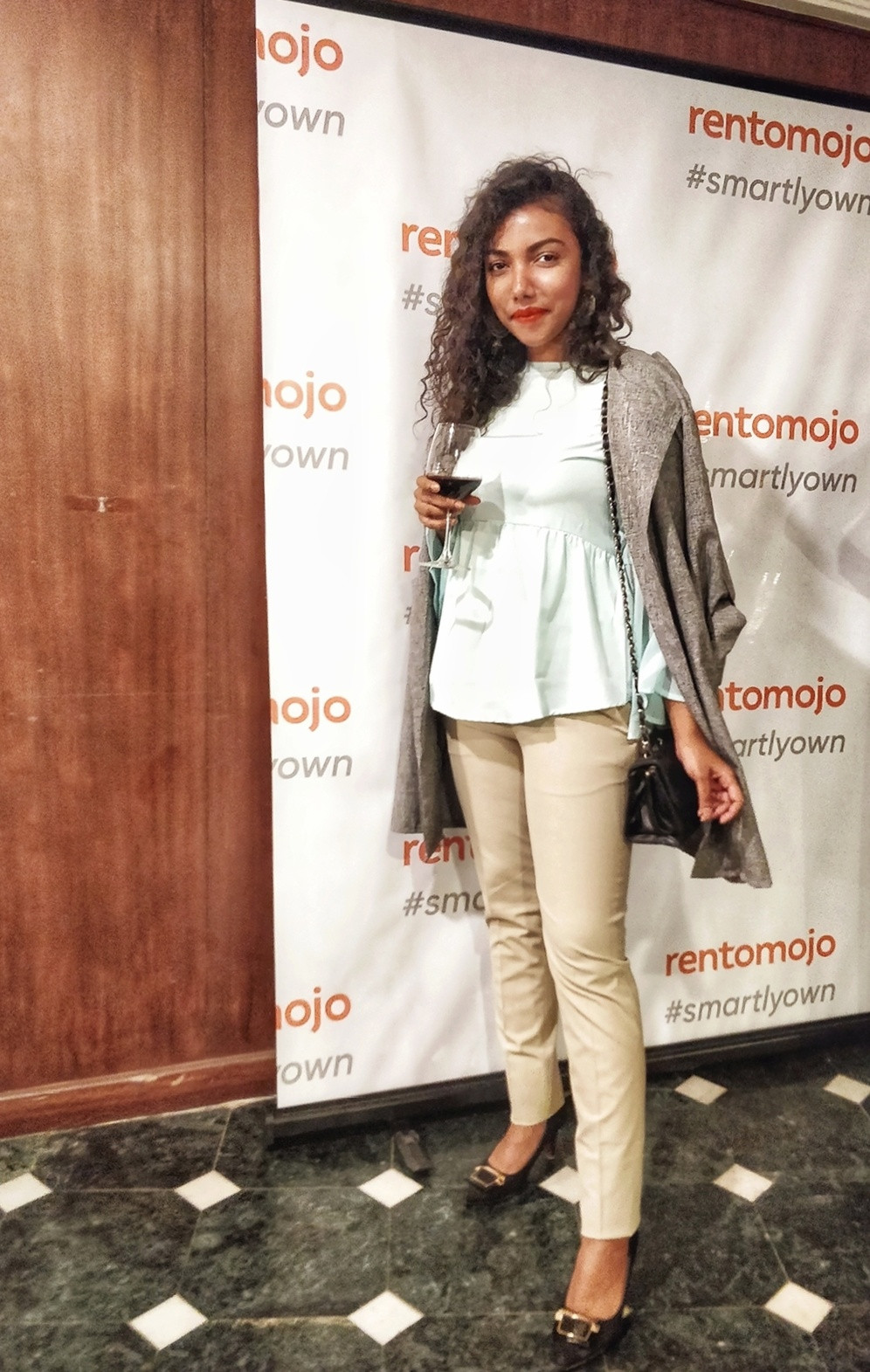 The Curly Mode, Rentomojo