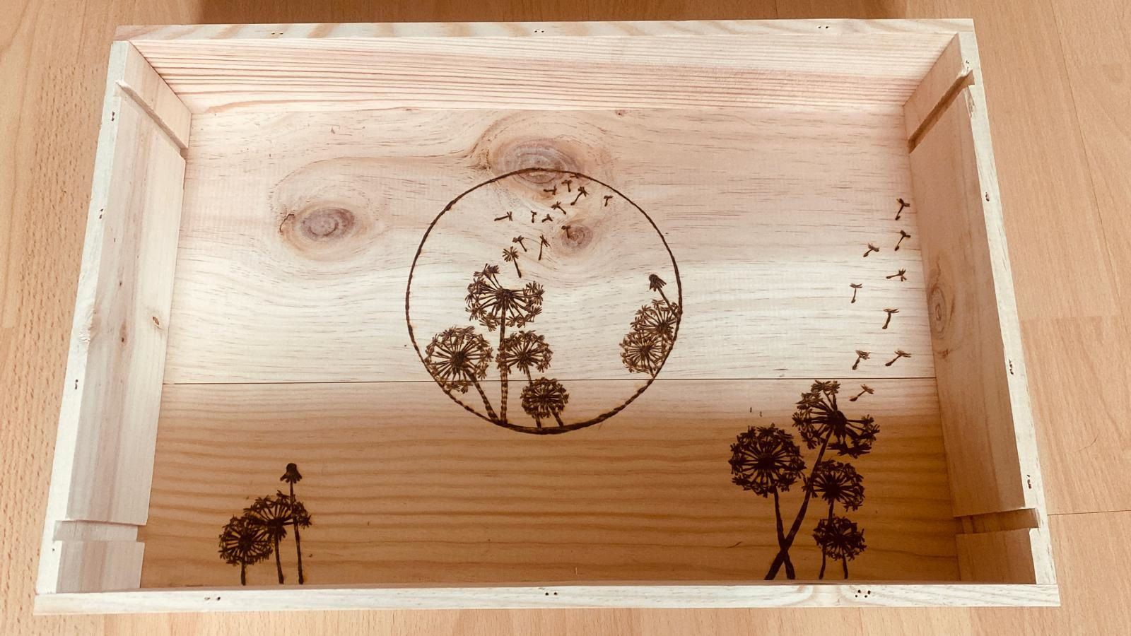 Weinkistenregal "Pusteblume"