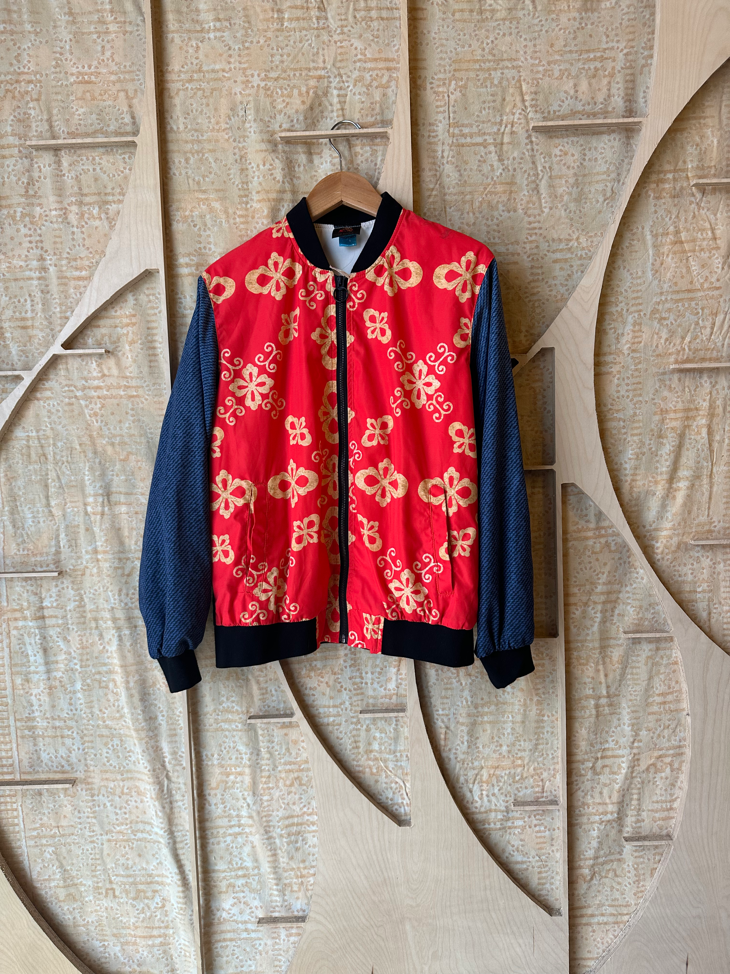 ג'קט מטורף עם חתול בגב מידה M