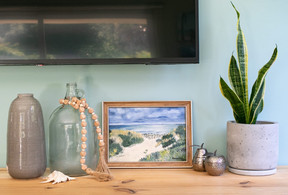 Annie Grace Studio
Decorative art pieces