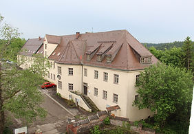 1-Button-Ringeisenhaus, Bad Grönenbach.jpg