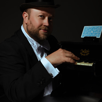 NeilKelso_TinyPiano01.JPG