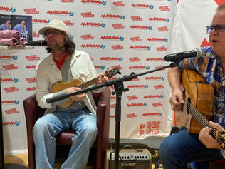 „Live is Life“ - gesungene Literatur, unplugged