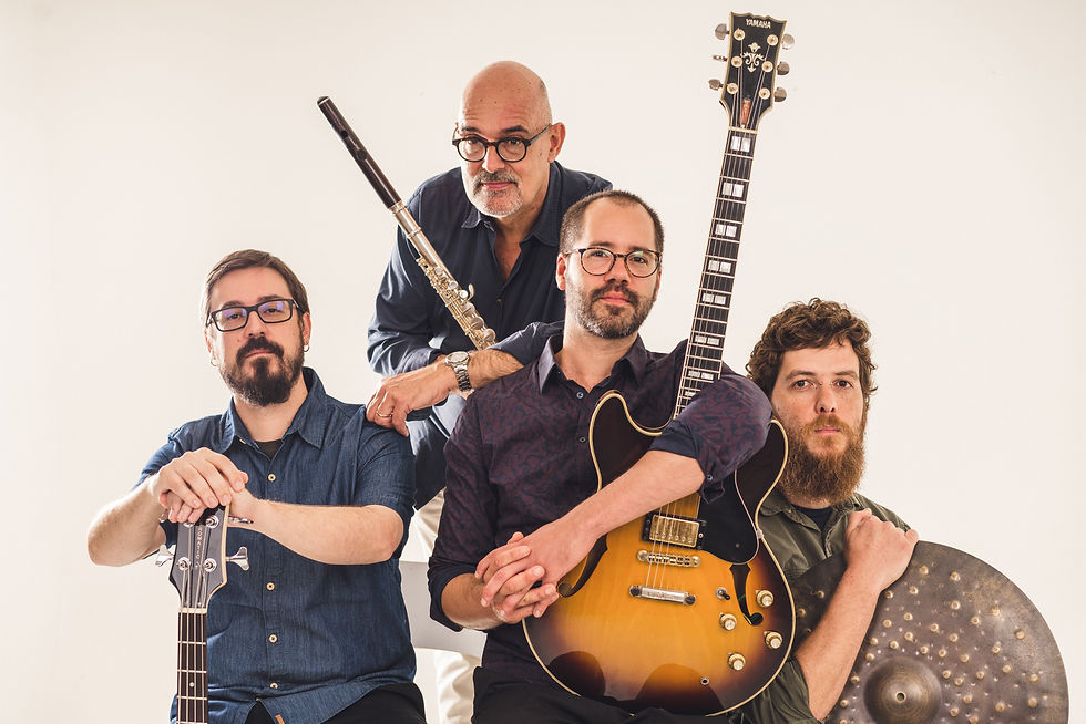 Das Mere Trio mit Heinrich v. Kalnein. (Foto: Josh Wells)