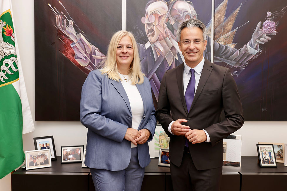 Claudia Unger mit Stadtrat Kurt Hohensinner. (Foto: Grazer Volkspartei/Benjamin Gasser)