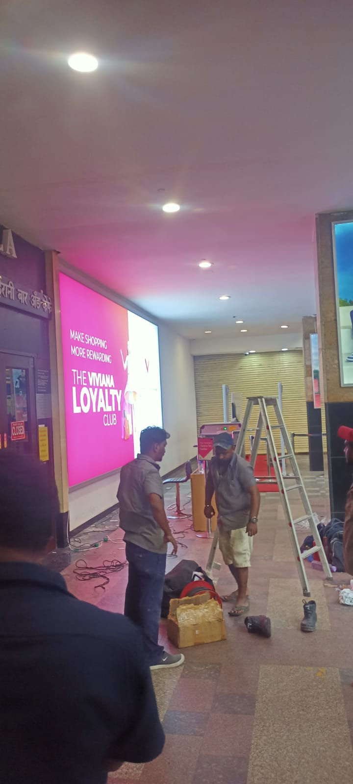 Vivianna Mall, Thane Lightboxes by Signext Display SYstems