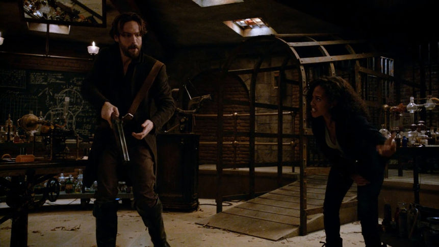 VideoScreenshot--Hulu-SleepyHollow-S3E13DarkMirror-27’18”.jpg