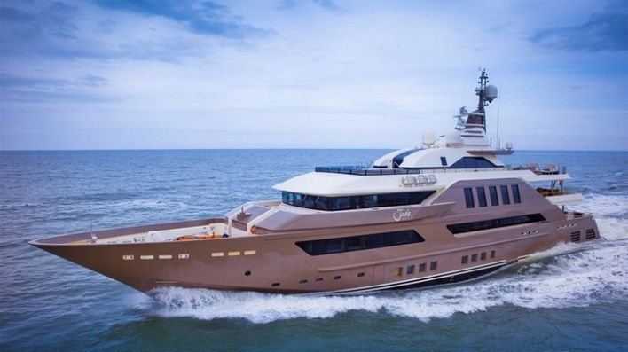 “J’ade” Super Yacht
