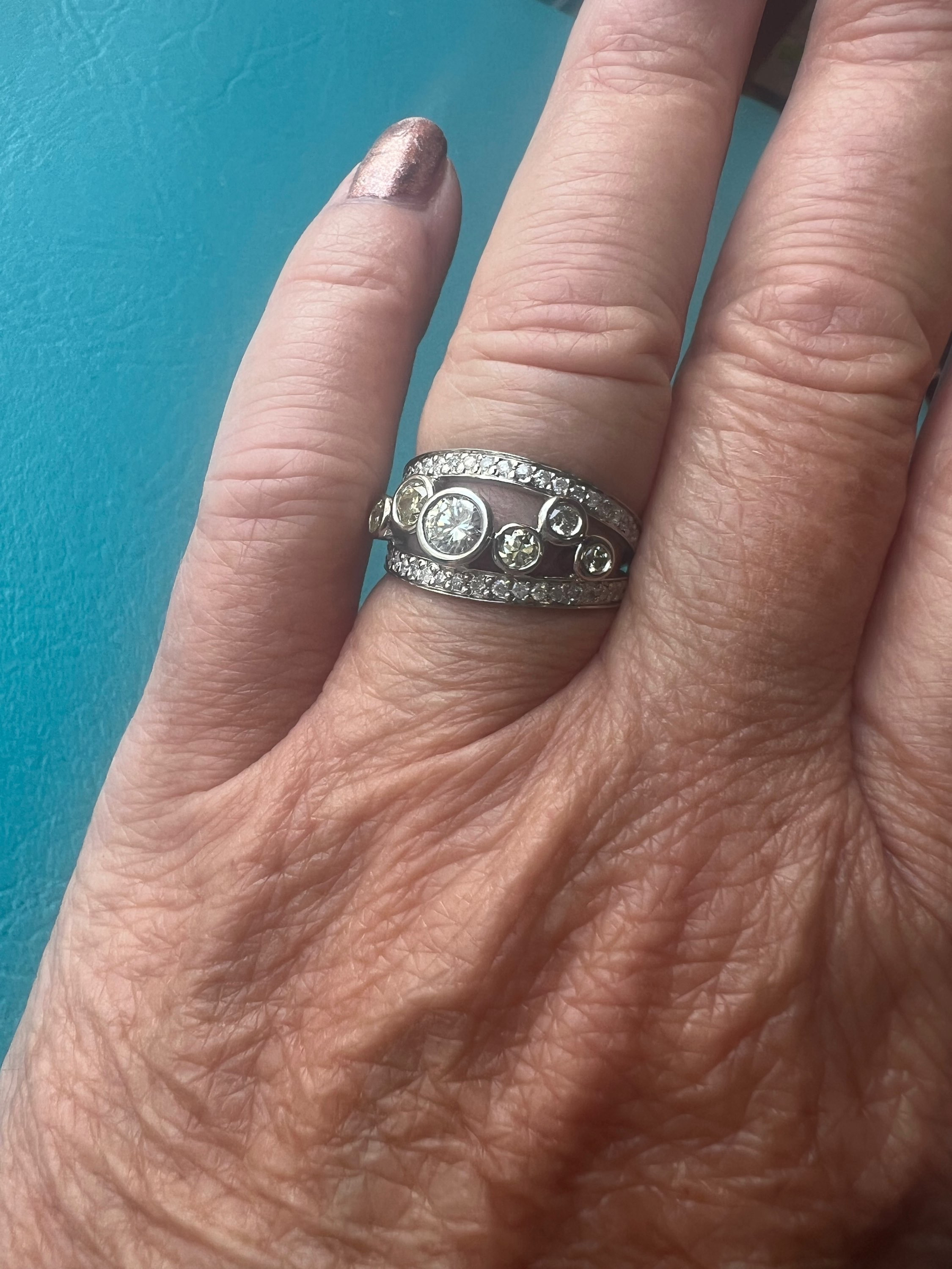 Diamond bubble ring