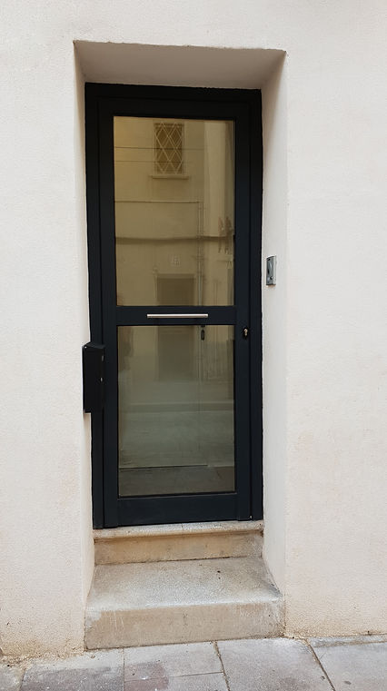 puerta entrada aluminio antracita.jpg