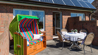 Je Haushälfte, Sonnenterrasse nach Südwesten