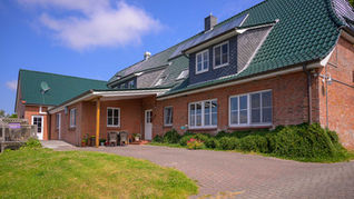 Hausrückseite mit Hauszugang