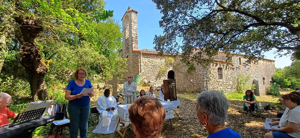 Messe devant la Chapelle le 9 juin 2025