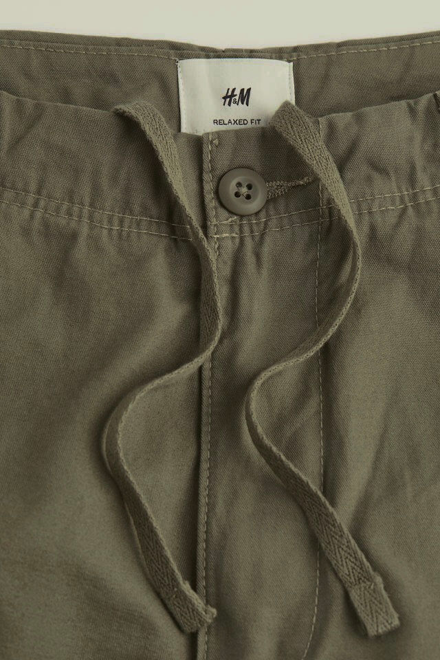 Thumbnail: Men Dark Khaki Green Relaxed Fit Cargo Trousers (MH)