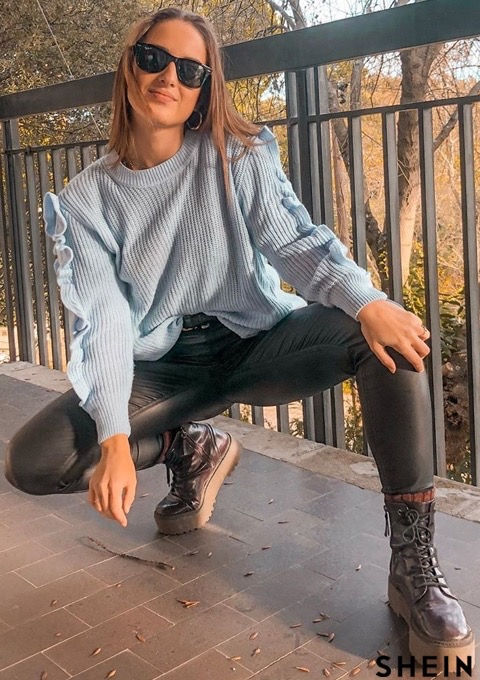 Thumbnail: Women's Faux Leather High-Rise Capri Leggings (SHN)