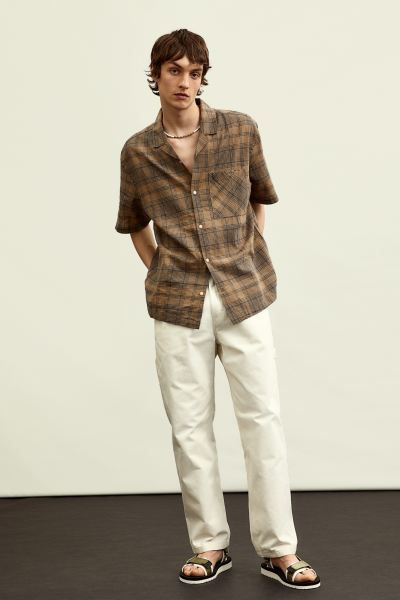 Thumbnail: Men Relaxed Fit Dark beige / Checked Short-sleeved linen-blend shirt (MH)