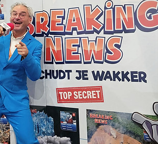 Breaking news blauw pak_edited.jpg