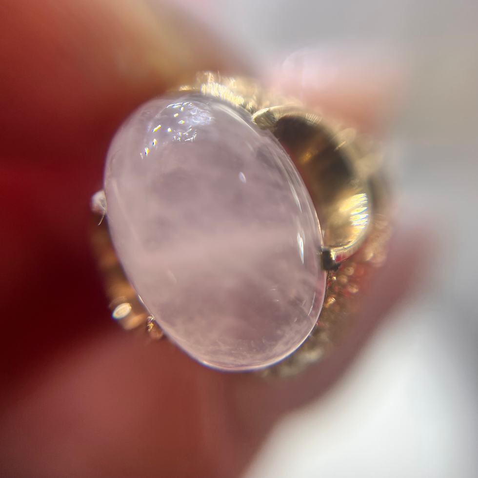 Miniatura: Złoty sygnet/pierścień z kwarcem różowym, stylizowany na stary