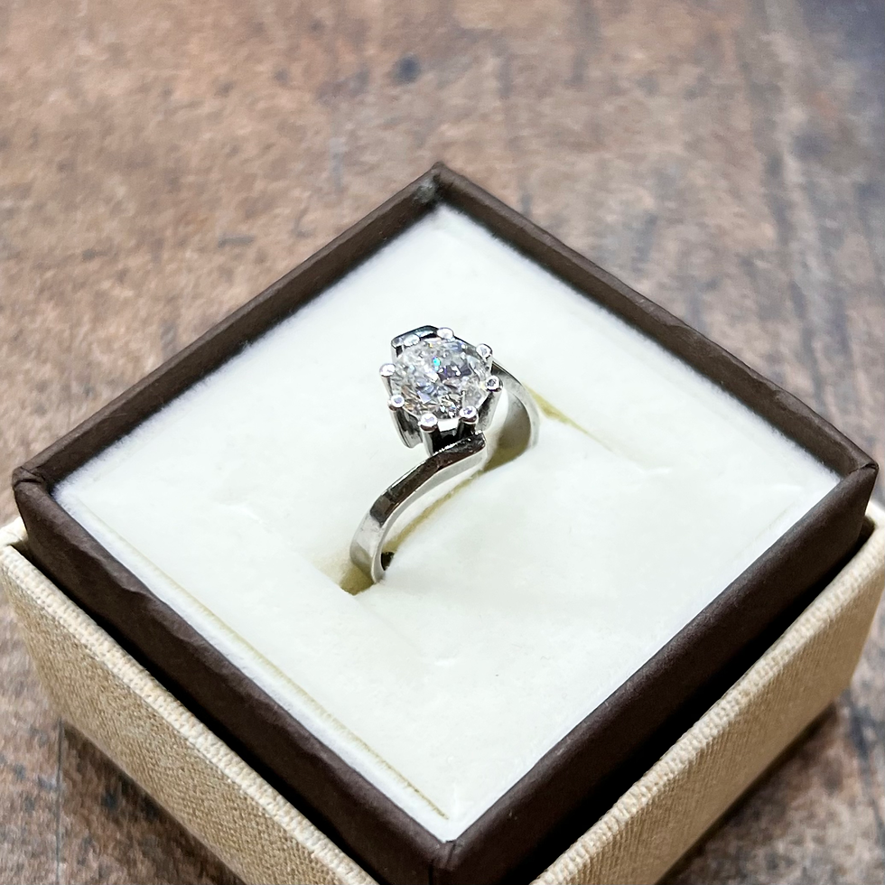 Złoty pierścień zaręczynowy z diamentem 1,59ct, szlif brylantowy