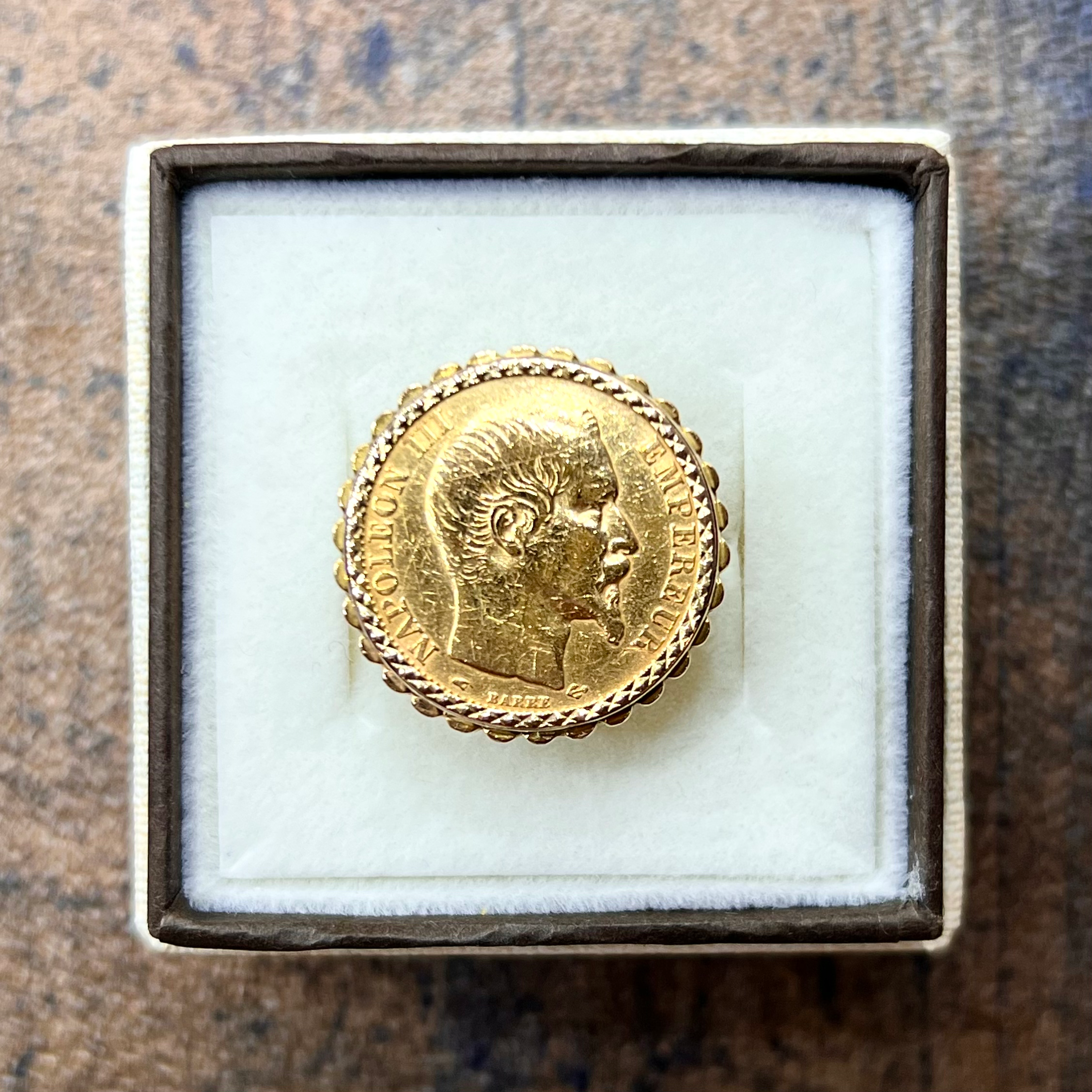 Złoty pierścień z monetą, 20 franków, Napoleon