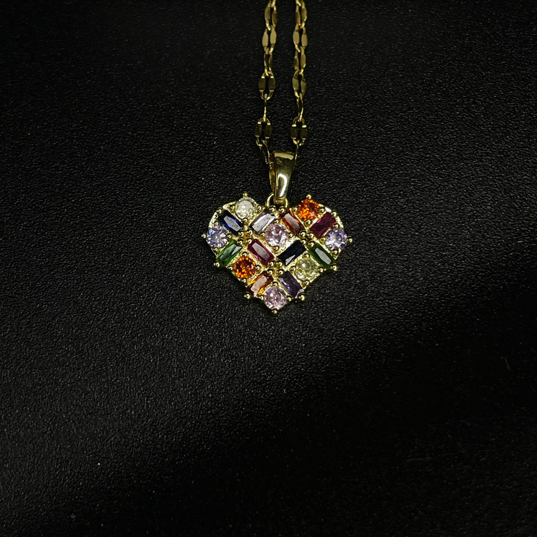 Collar corazon zirconias multicolor