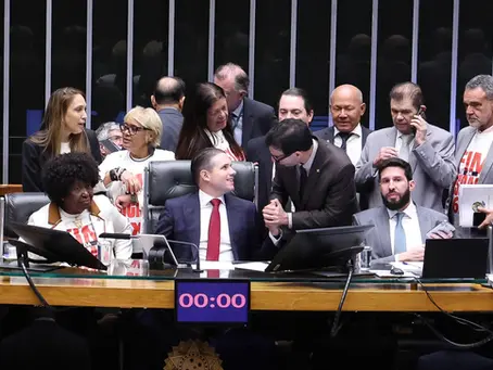 Deputados reduzem jornada de trabalho 6 X 1 para 5 X 2