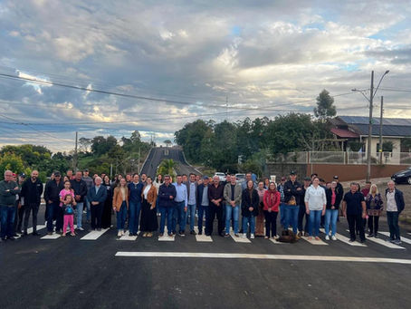 Ato marca inauguração de trecho pavimentado em Planalto Alegre