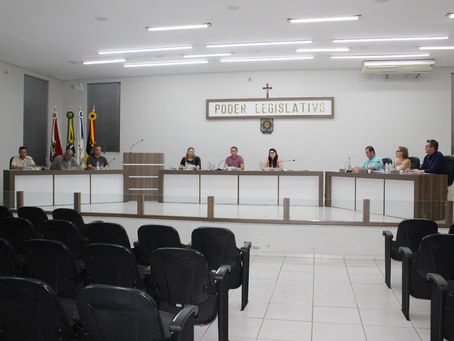 Retirada de projetos marca sessão legislativa de São Carlos