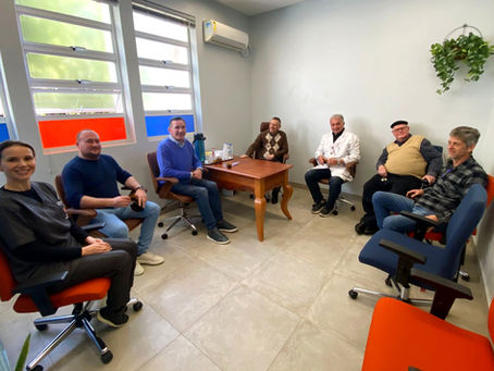 São Carlos: Hospital Padre João Berthier recebe visita parlamentar
