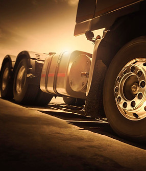 front-semi-truck-wheels-tires-chrome-wheels-vechicle-tyres-freight-trucks-cargo-transport(