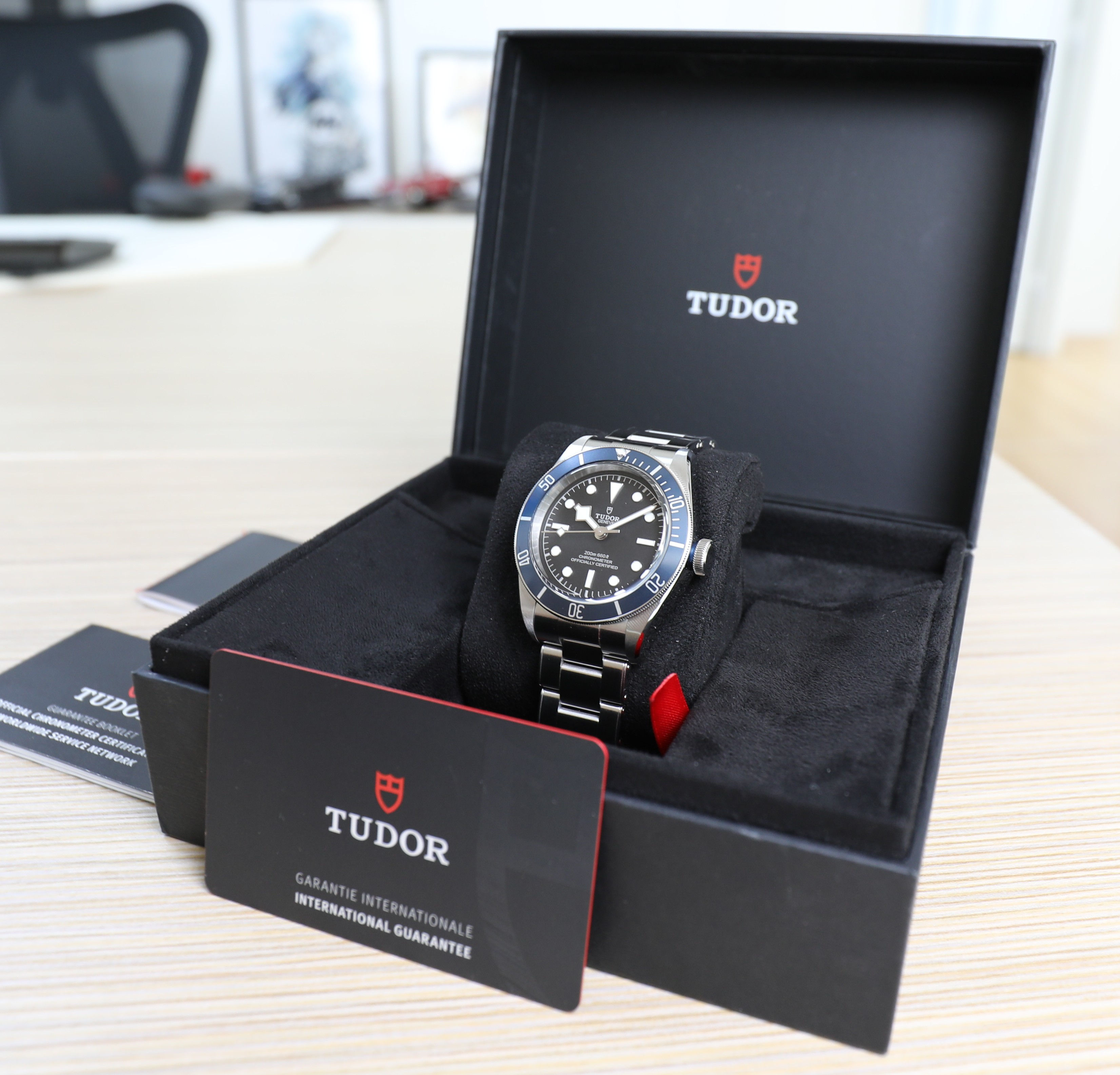 Tudor Black Bay Heritage - 41mm - Black Dial - Blue Bezel - 79230B