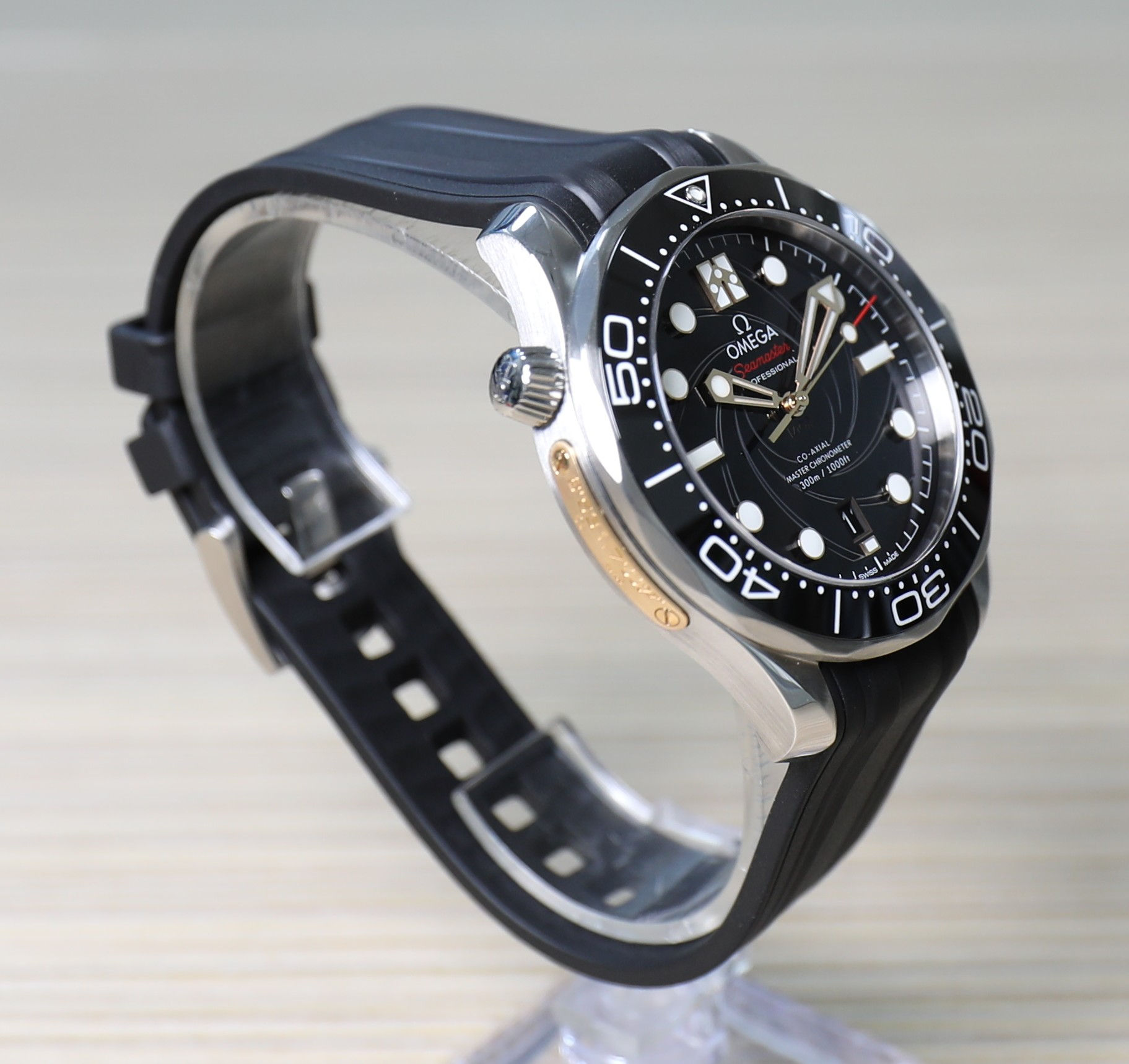 Omega Seamaster Diver 300 M James Bond Anniversary - Limited Edition - 42mm