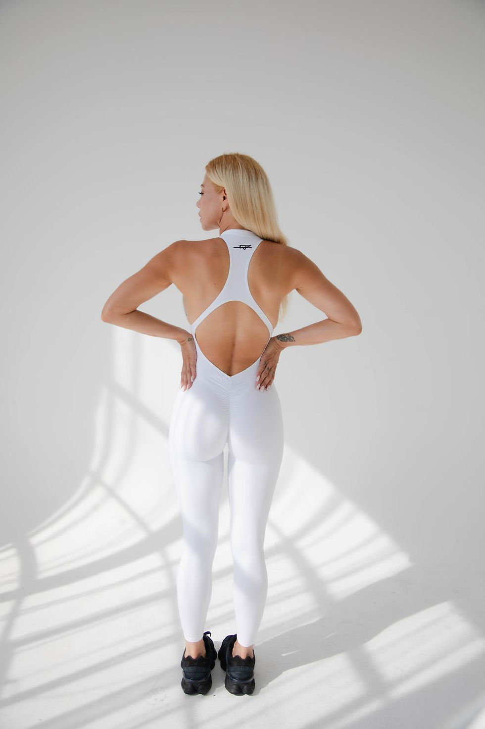 Miniatura: Halter Jumpsuit – Ivory White