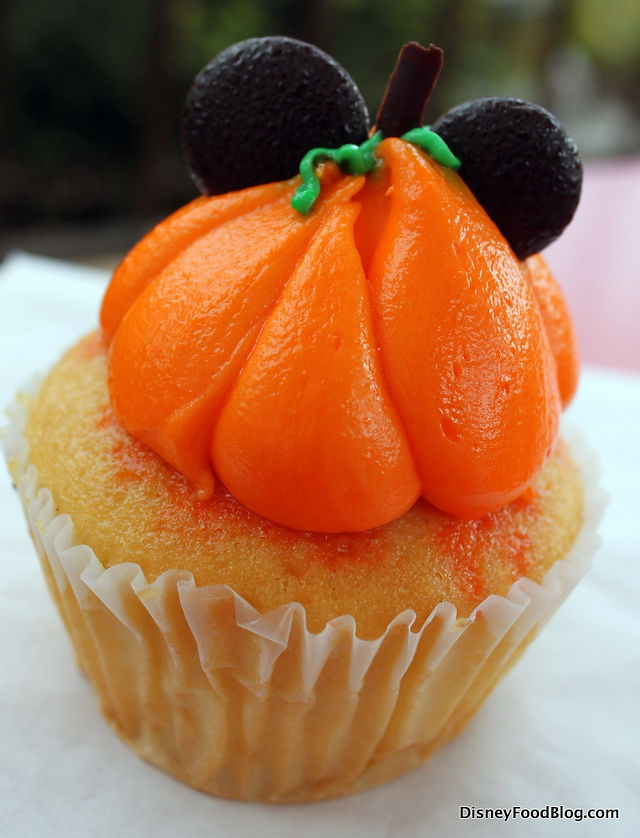 confectionery-pumpkin-cupcake