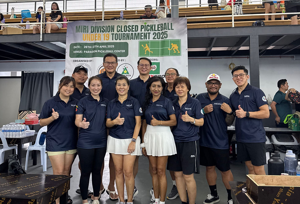 Committees of U19 Miri Closed Pickleball Tournament 2025 ( William Lim, Jordan Lim, Yvonne Voon, Shirley Goh, Mark Goh, Zack Han, Yvonne Sim, Judith Mayor, Herman, Clare, Joseph Chua)