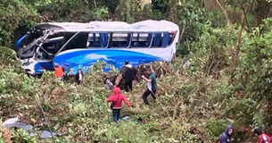 Otro grave accidente de Bus: Cayó por un abismo en la vía entre Norte de Santander y Arauca