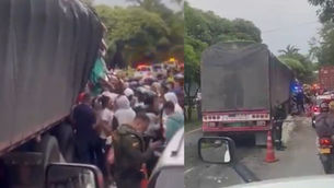 Indignación por saqueo de tractomula en vía Buga-Tuluá: El conductor falleció y nadie lo auxilió