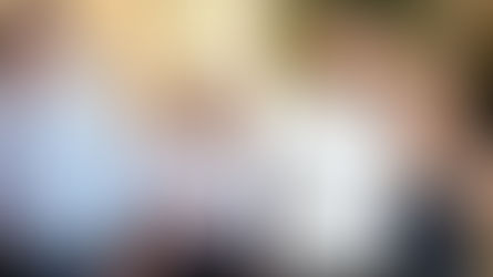 María Claudia Tarazona y accesorio que la mantiene, simbólicamente, más cerca de Miguel Uribe