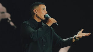Daddy Yankee llegó de sorpresa a Medellín: Predicó, agradeció a J Balvin y se fue feliz