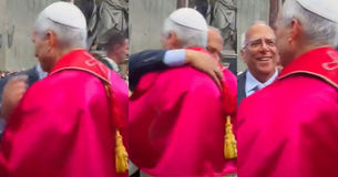 Papa León XIV se salió de los protocolos y así saludó a su hermano en la basílica San Pedro