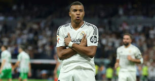 Kylian Mbappé y su perfecta figura de cera: No lo podía creer al verla de cerca
