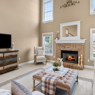 4 Blayze Ct, Newtown, PA home staging, home stager, interior decorating, interior decorator, living room, philadelphia, for sale, new listing