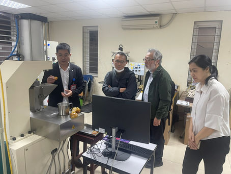 JSTプロジェクト担当官がハノイ工科大学を訪問/ JST Officers Visit Hanoi University of Science and Technology