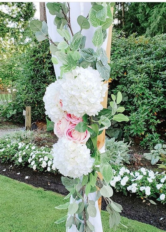 Thumbnail: Pink and Ivory Floral Swags